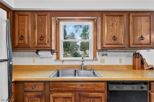114 Joan Circle, Campbell, OH 44405