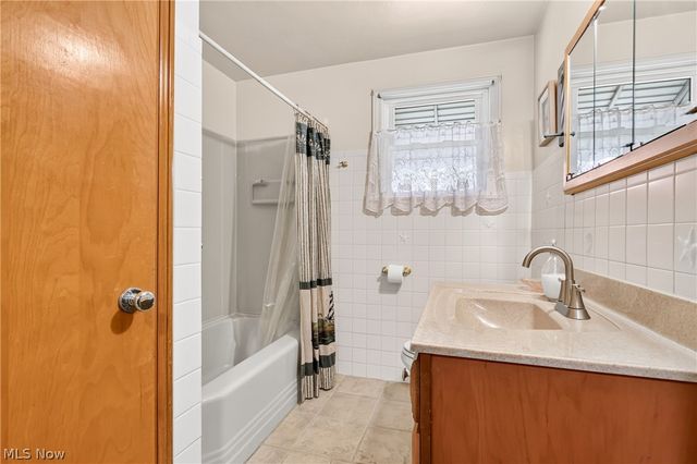 114 Joan Circle, Campbell, OH 44405