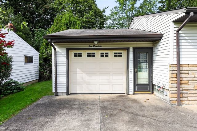 114 Joan Circle, Campbell, OH 44405