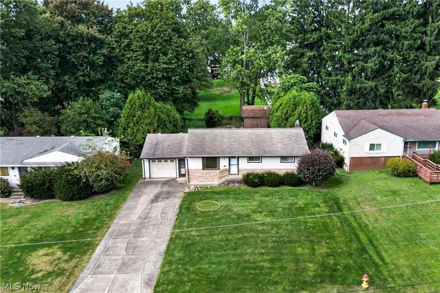 114 Joan Circle, Campbell, OH 44405