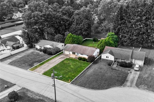 114 Joan Circle, Campbell, OH 44405
