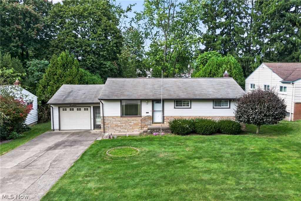 114 Joan Circle, Campbell, OH 44405