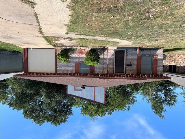 1204 East Wm J Bryan Parkway, Bryan, TX 77803