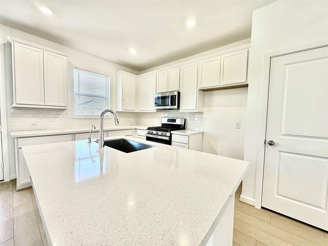 21823 White Stone Creek Dr, Cypress, TX 77433