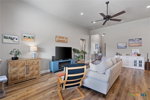 1219 Logan Boulevard, Salado, TX 76571