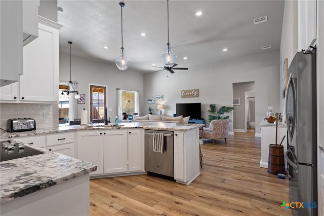 1219 Logan Boulevard, Salado, TX 76571