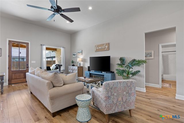 1219 Logan Boulevard, Salado, TX 76571