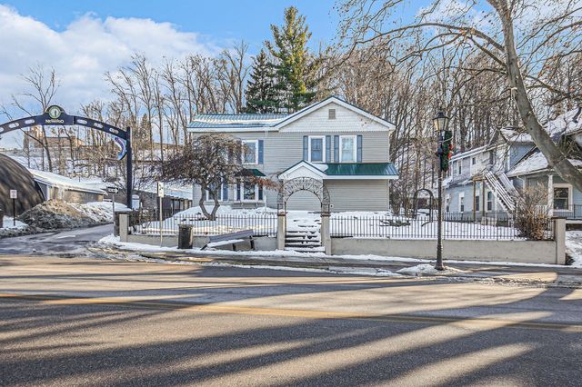 86 W State Road, Newaygo, MI 49337