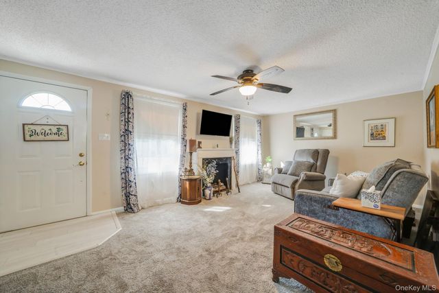 2 Dogwood Lane, Manorville, NY 11949