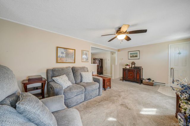 2 Dogwood Lane, Manorville, NY 11949