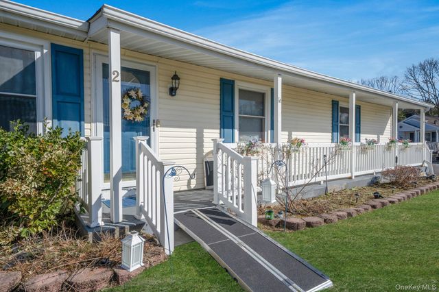 2 Dogwood Lane, Manorville, NY 11949