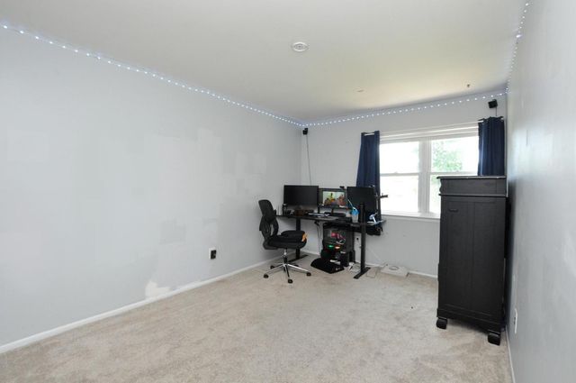 109 MAYFAIR LN, Mount Laurel, NJ 08054