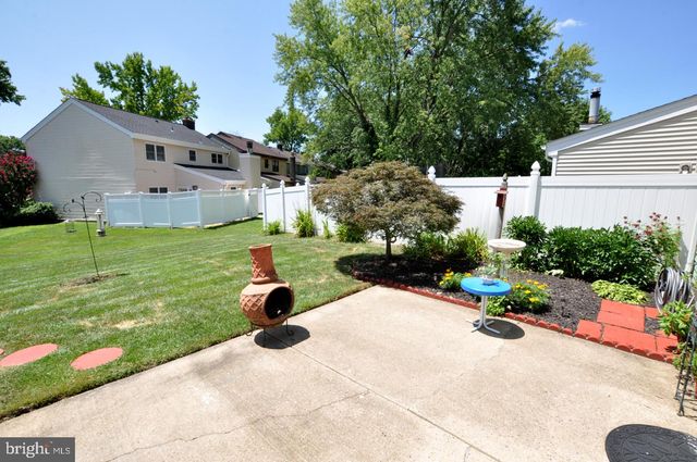 109 MAYFAIR LN, Mount Laurel, NJ 08054