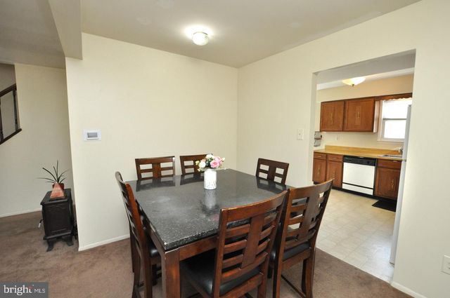 109 MAYFAIR LN, Mount Laurel, NJ 08054