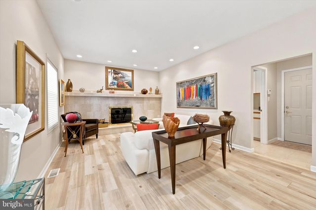 401 COUNTRY CLUB DR, Cherry Hill, NJ 08003