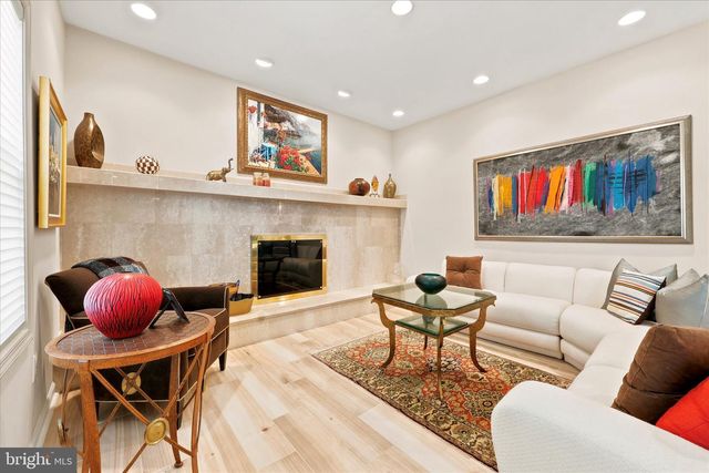401 COUNTRY CLUB DR, Cherry Hill, NJ 08003