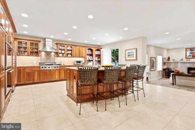 401 COUNTRY CLUB DR, Cherry Hill, NJ 08003