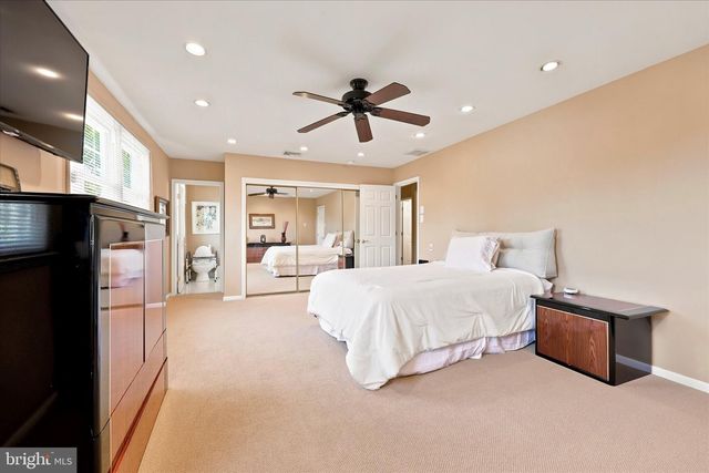 401 COUNTRY CLUB DR, Cherry Hill, NJ 08003