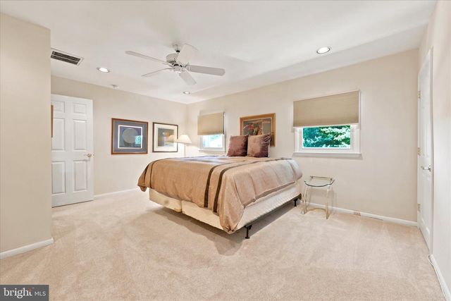 401 COUNTRY CLUB DR, Cherry Hill, NJ 08003