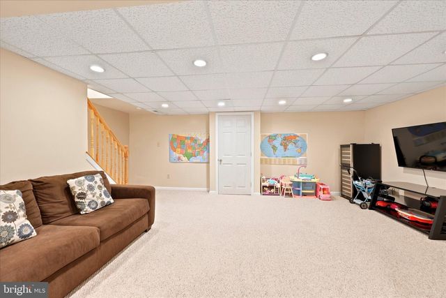 401 COUNTRY CLUB DR, Cherry Hill, NJ 08003
