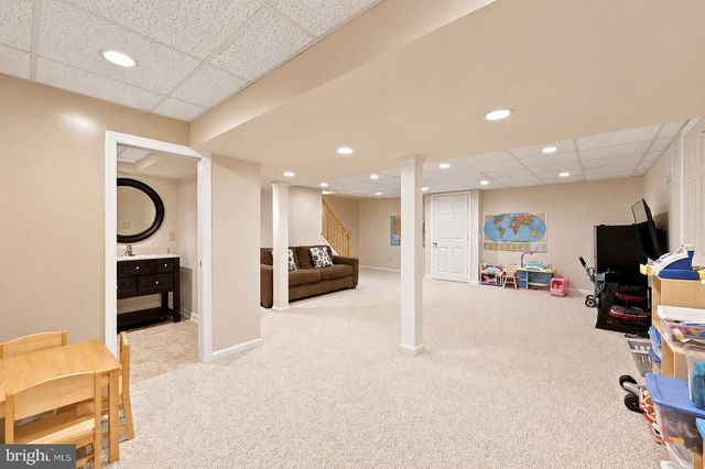 401 COUNTRY CLUB DR, Cherry Hill, NJ 08003