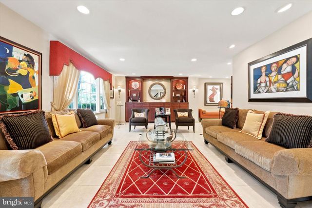 401 COUNTRY CLUB DR, Cherry Hill, NJ 08003