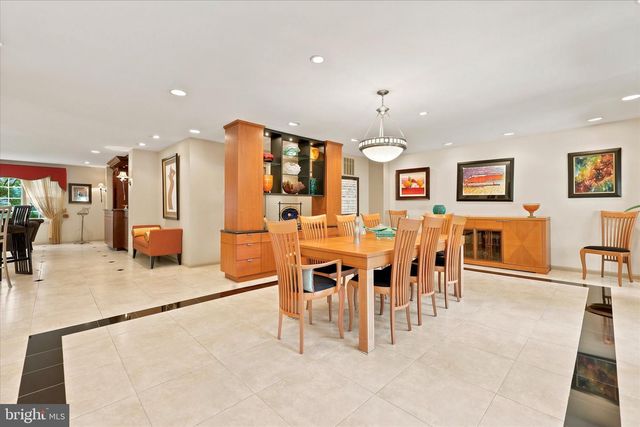 401 COUNTRY CLUB DR, Cherry Hill, NJ 08003