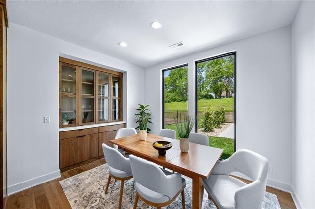 2124 SW Wheatfield Drive, Lee's Summit, MO 64082