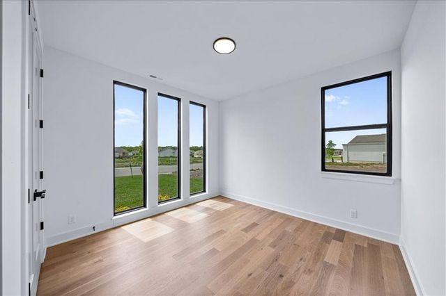 2124 SW Wheatfield Drive, Lee's Summit, MO 64082