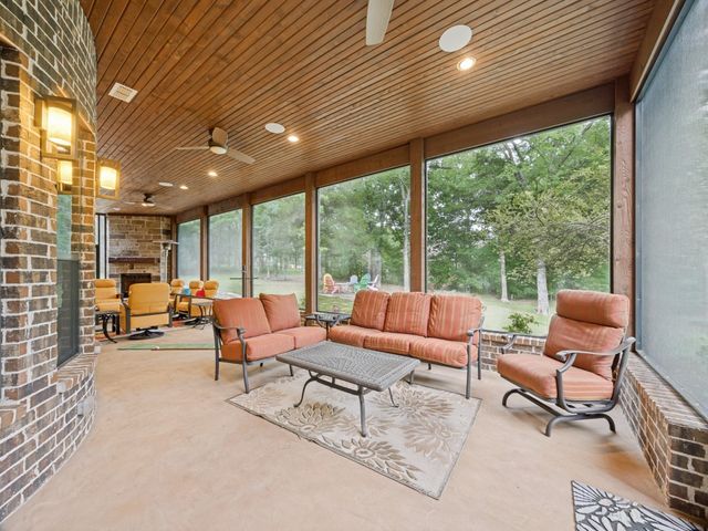 127 Dove Canyon Drive, Gordonville, TX 76245