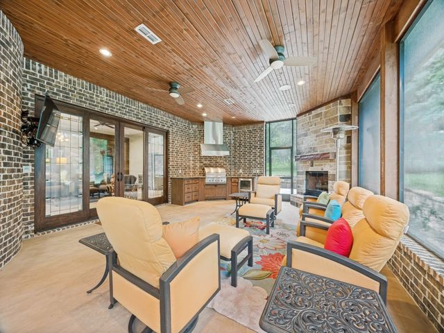 127 Dove Canyon Drive, Gordonville, TX 76245