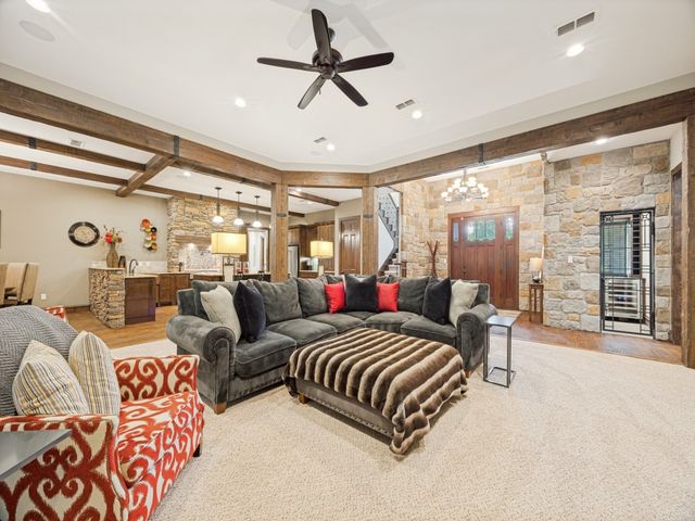 127 Dove Canyon Drive, Gordonville, TX 76245