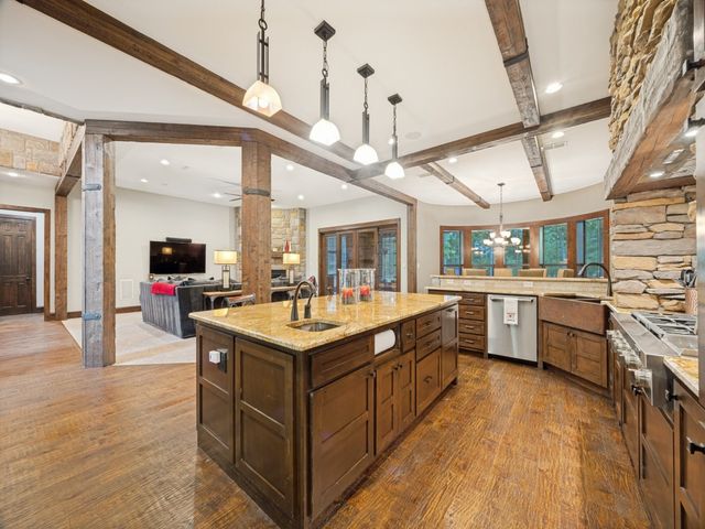 127 Dove Canyon Drive, Gordonville, TX 76245