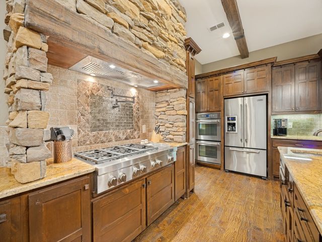 127 Dove Canyon Drive, Gordonville, TX 76245