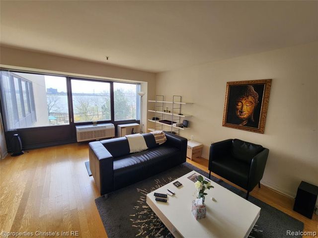 1001 W Jefferson Avenue 4D, Detroit, MI 48226