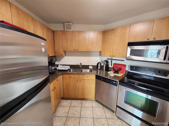 1001 W Jefferson Avenue 4D, Detroit, MI 48226