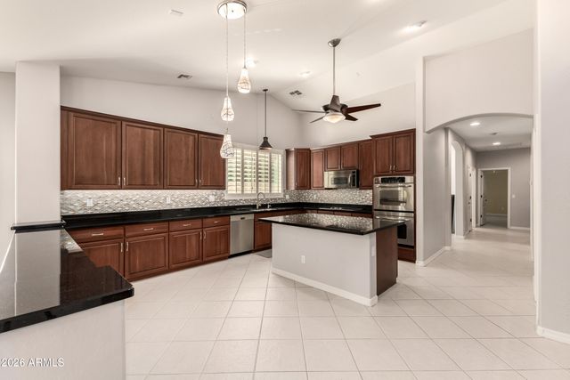 41869 W GRANADA Drive, Maricopa, AZ 85138