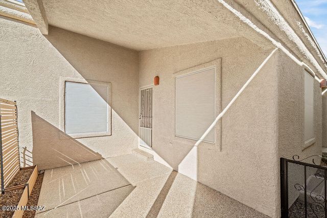 543 W Deerview Court, Green Valley, AZ 85614