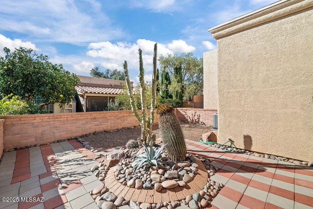 543 W Deerview Court, Green Valley, AZ 85614