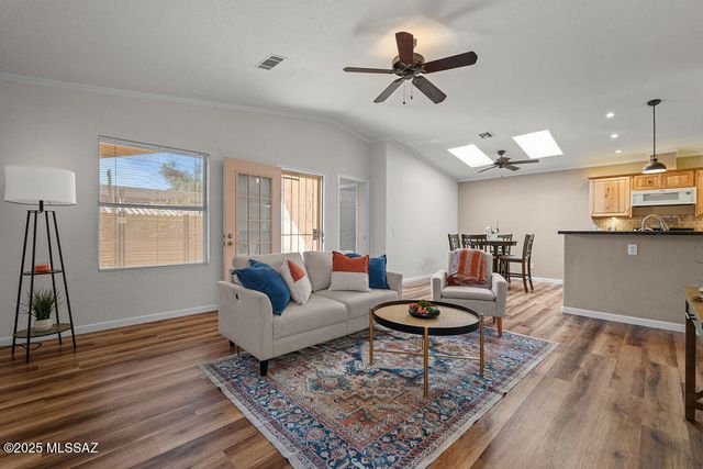 543 W Deerview Court, Green Valley, AZ 85614