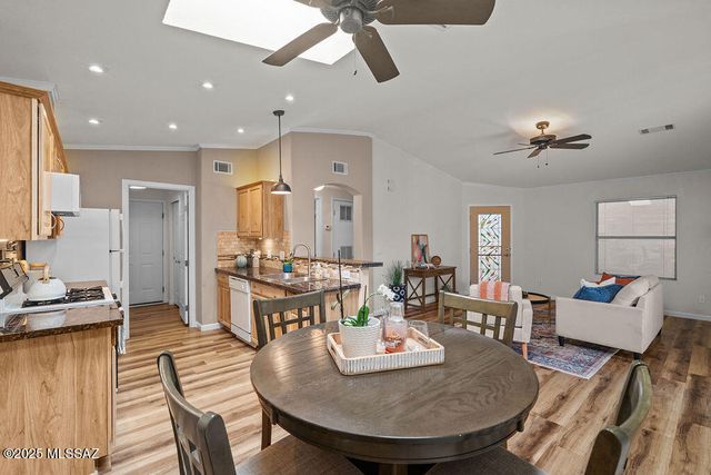 543 W Deerview Court, Green Valley, AZ 85614