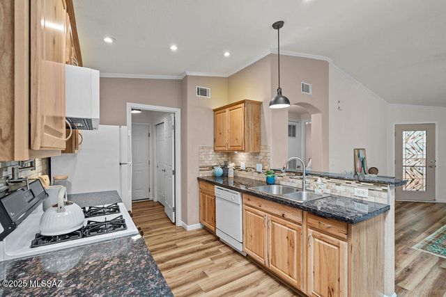 543 W Deerview Court, Green Valley, AZ 85614