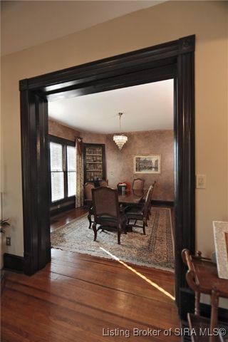 209 W Market Street, Jeffersonville, IN 47130