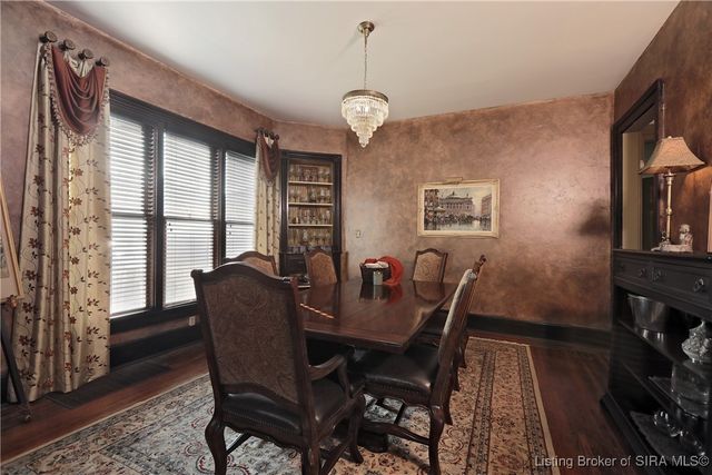 209 W Market Street, Jeffersonville, IN 47130