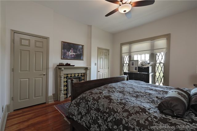 209 W Market Street, Jeffersonville, IN 47130