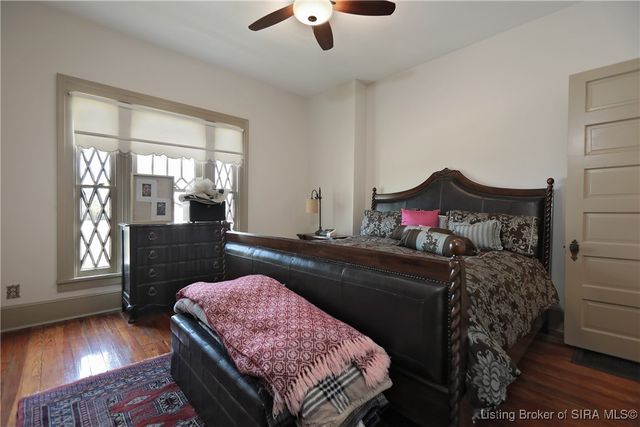 209 W Market Street, Jeffersonville, IN 47130