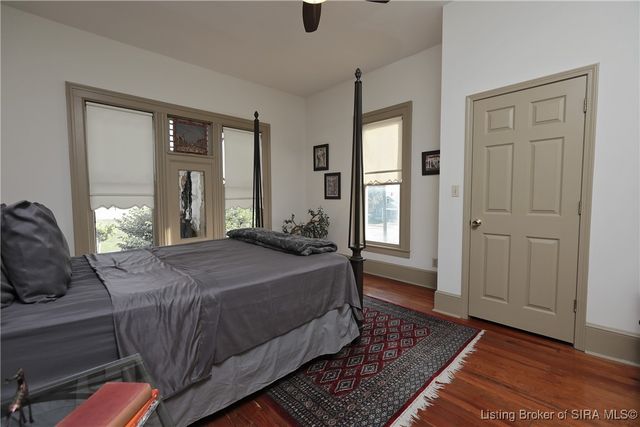 209 W Market Street, Jeffersonville, IN 47130