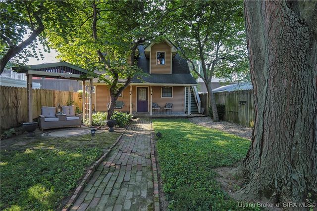 209 W Market Street, Jeffersonville, IN 47130