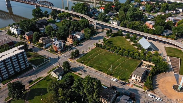 209 W Market Street, Jeffersonville, IN 47130