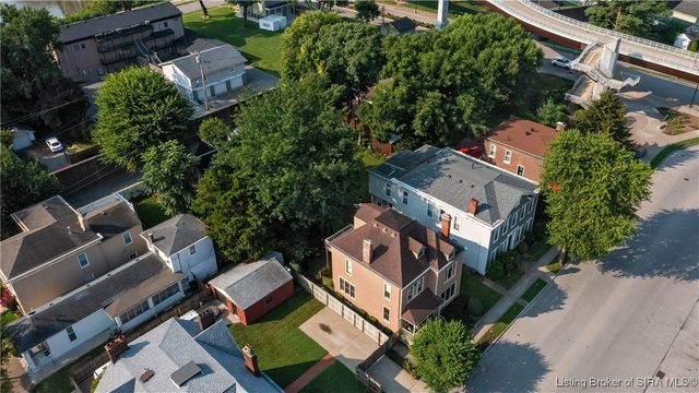 209 W Market Street, Jeffersonville, IN 47130